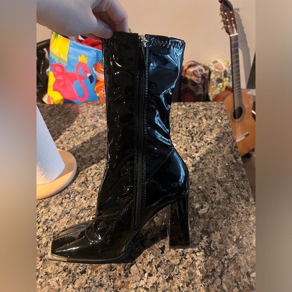 Patent leather boots - Picture 4 of 8